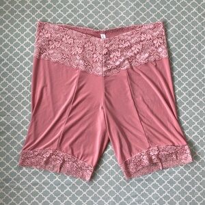 Undersummers Blush Signature Lace Slipshort 2X 9” Inseam